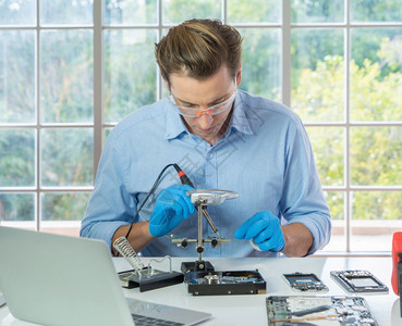 計(jì)算機(jī)維修中的電子計(jì)量參數(shù)檢測與處理